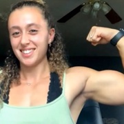 Teen muscle girl Powerlifter Sophia